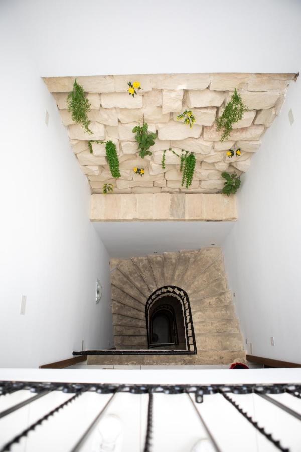 Entire Luxury Townhouse Steps From Слима